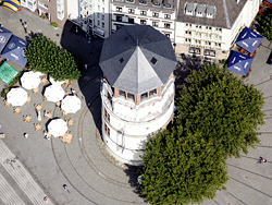 aerial photograph
                  of the Schlossturm Dsseldorf