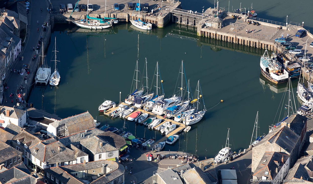 Padstow_Harbour_md11870.jpg