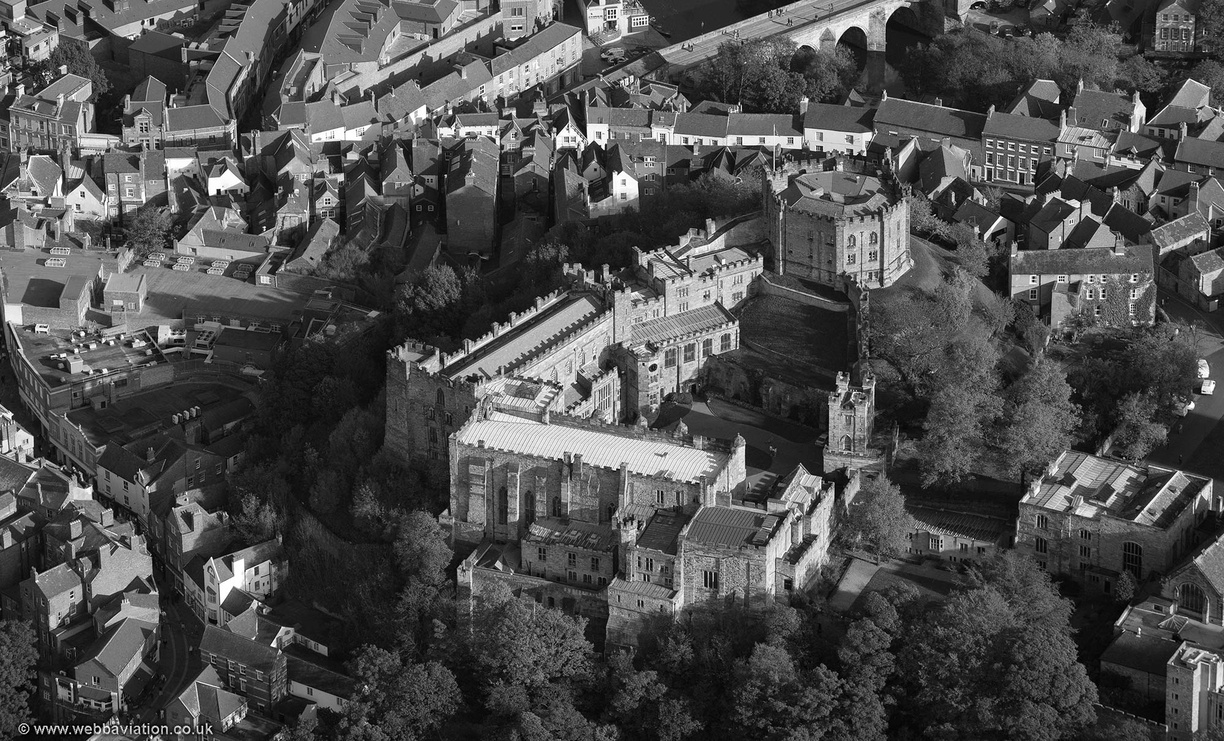 Durham_Castle_aerial_aa13810.jpg
