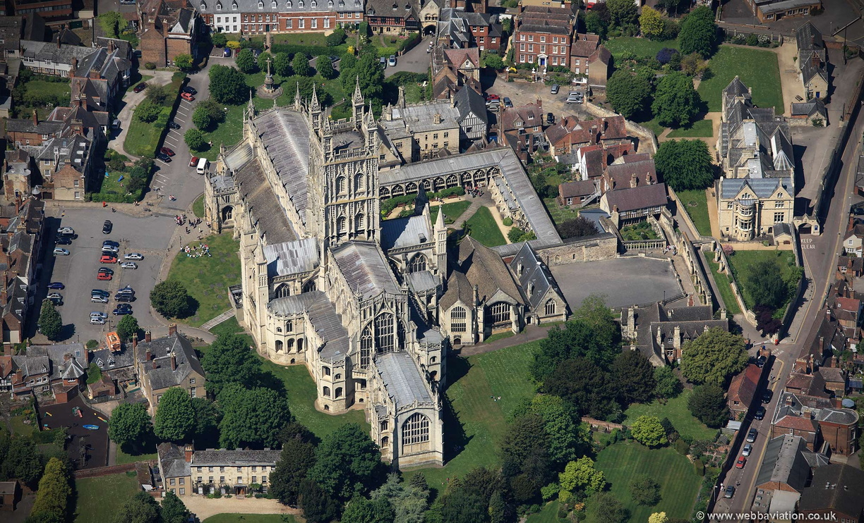 Gloucester_Cathedral_eb16875.jpg