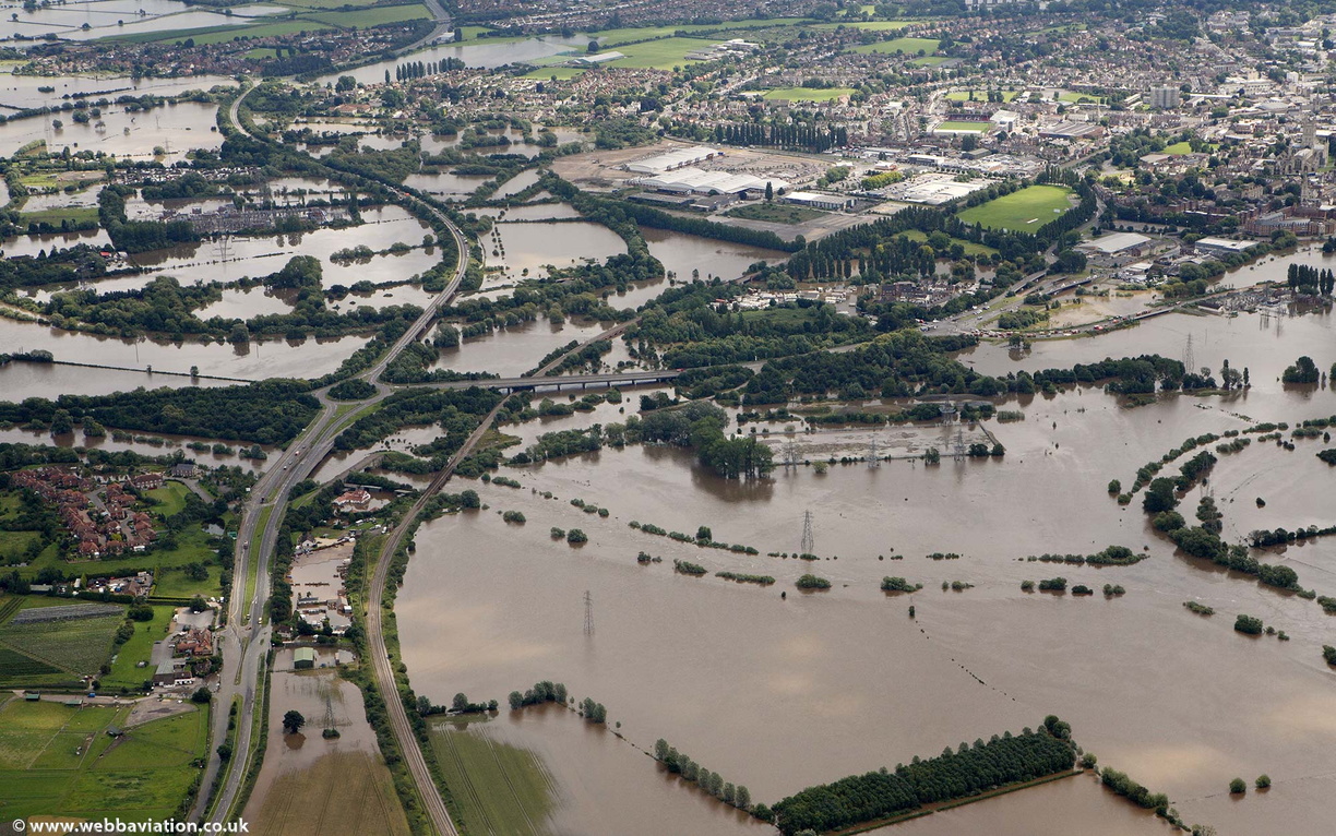 Gloucester_floods_ba18583.jpg