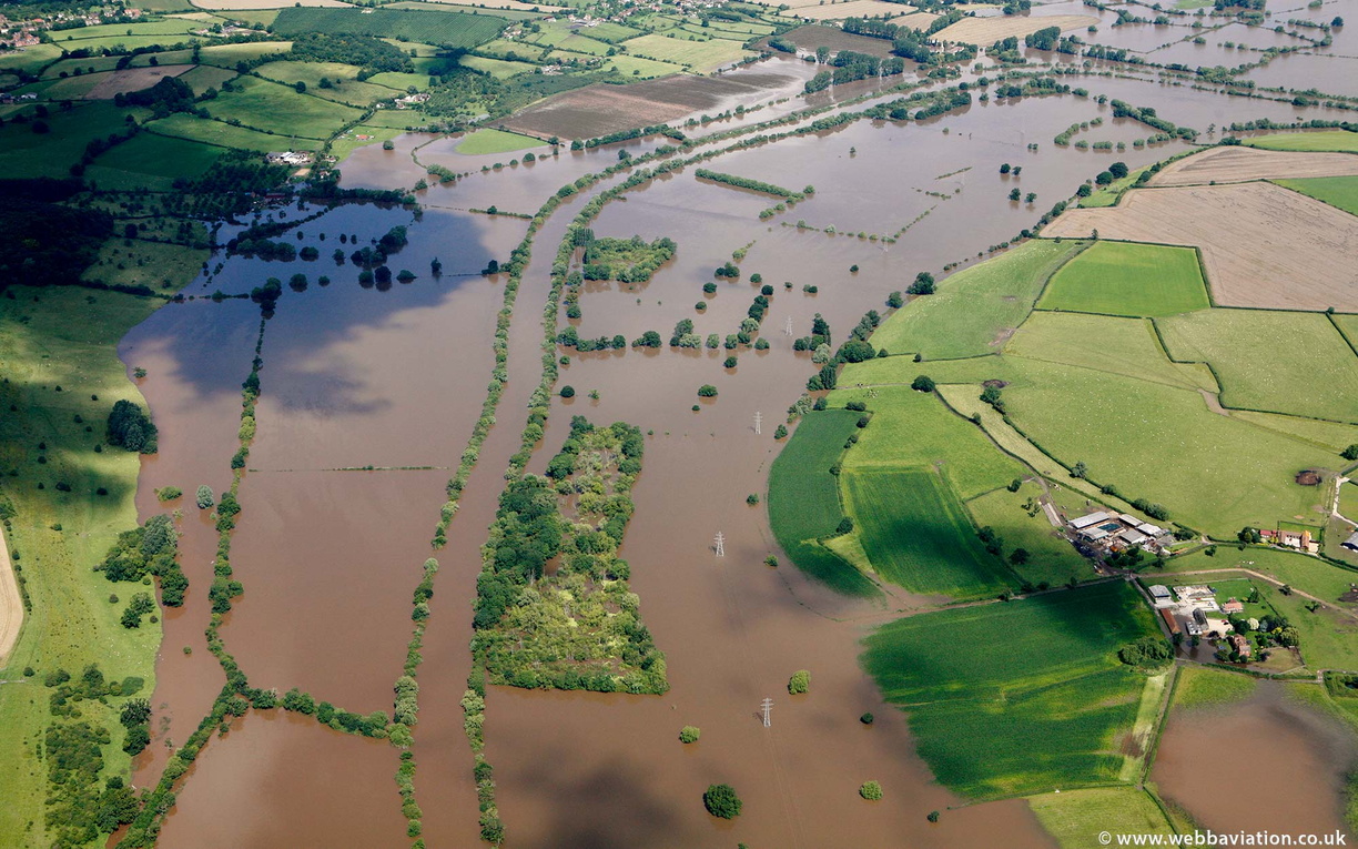 River_Severn_flood_Sandhurst_ba18520.jpg