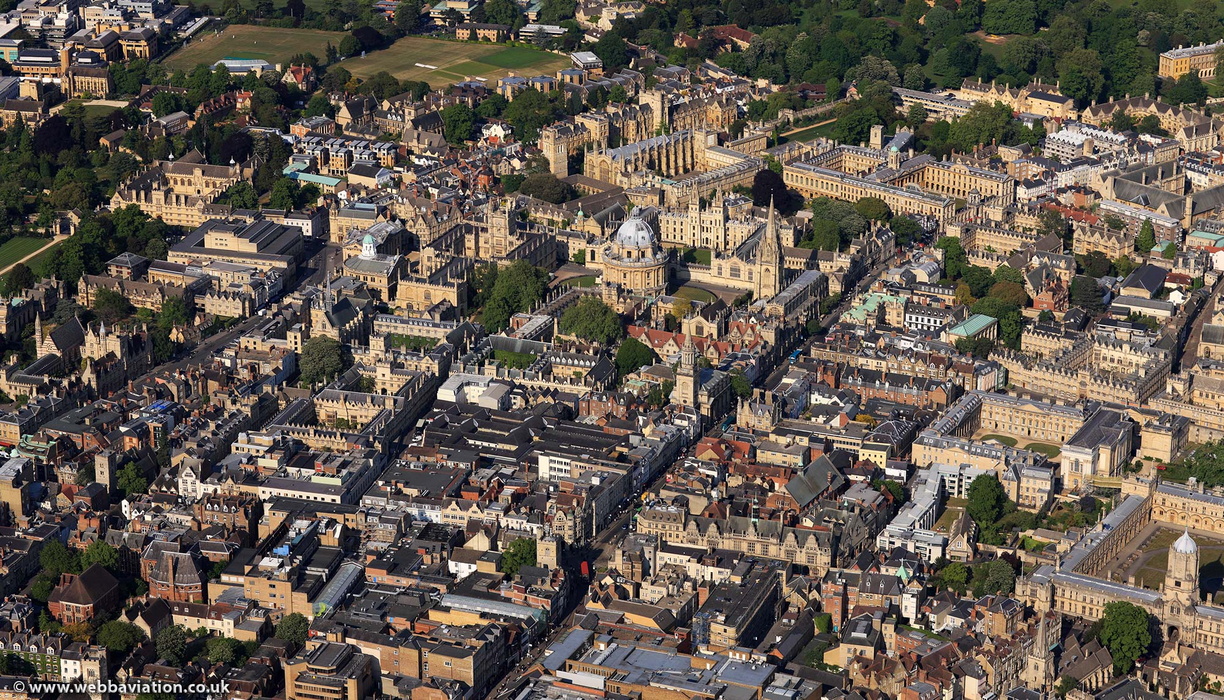 Oxford_city_centre_fb11009.jpg