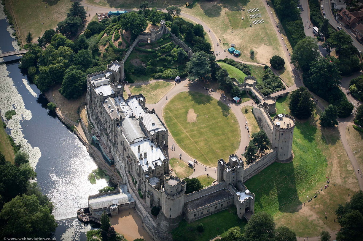 warwick-castle-aerial-aa05536b.jpg