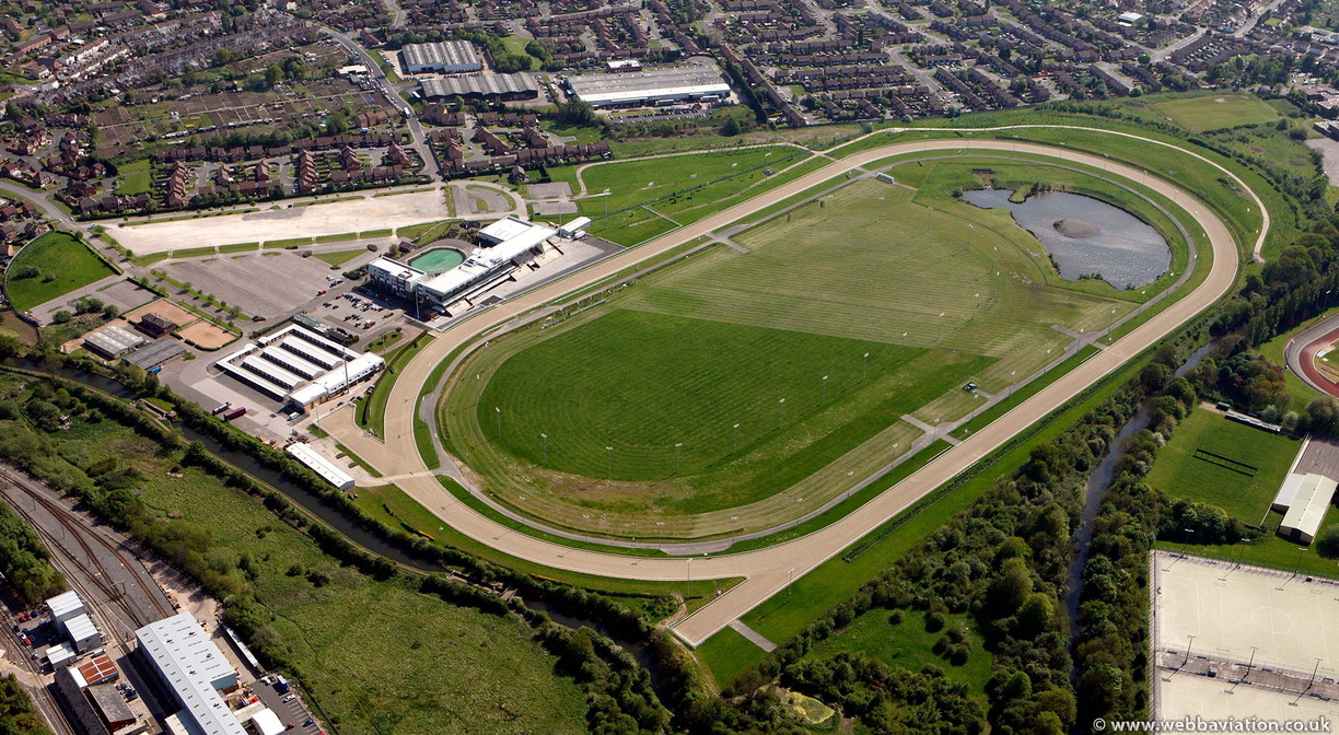 Wolverhampton_Racecourse_cb03894.jpg