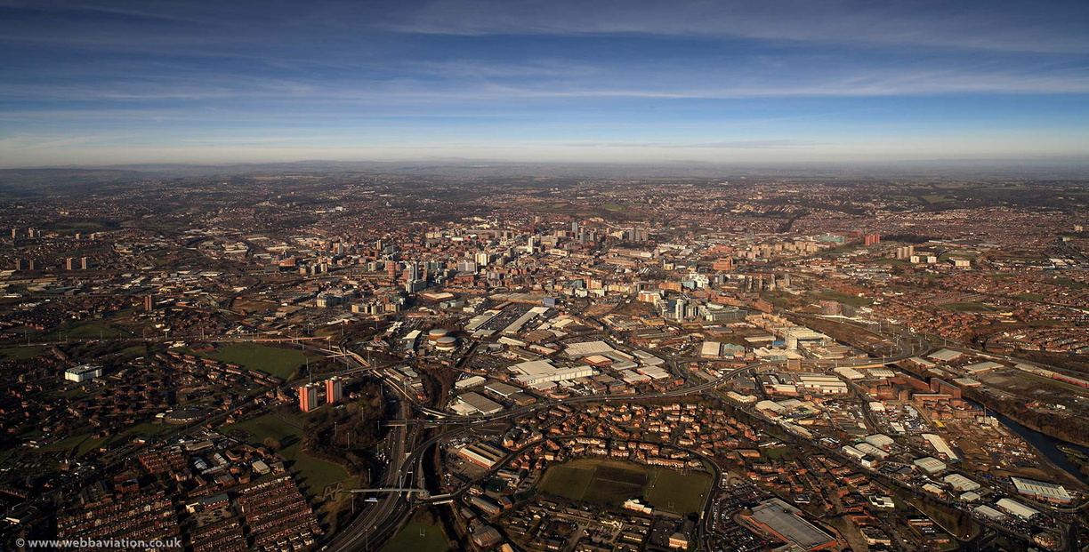 Leeds_aerial_photo_fb01865.jpg