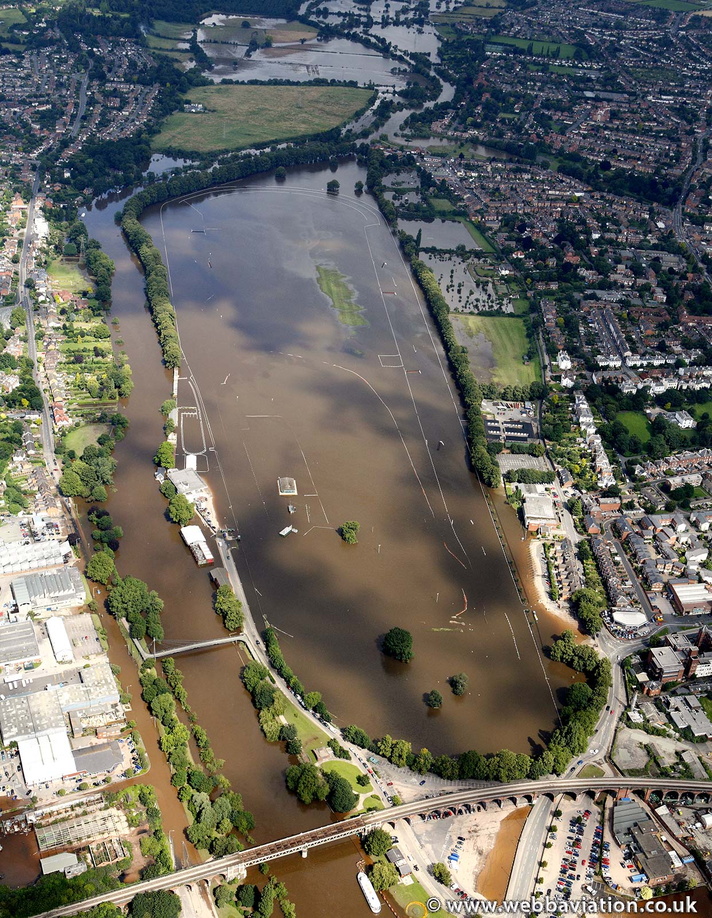 worcesterracecourse-uk-floods-ba18031.jpg